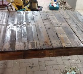 DIY Outdoor Pallet Table - (First Woodworking Attempt)