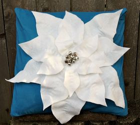 poinsettia pillow, christmas decorations, crafts