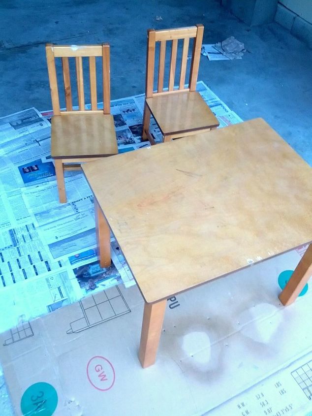 mesa y sillas del dr seuss muebles infantiles pintados a mano
