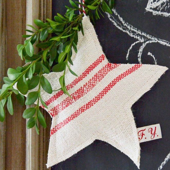 s 26 ridiculously cute ornaments you need this year, crafts, Grain Sack Stars