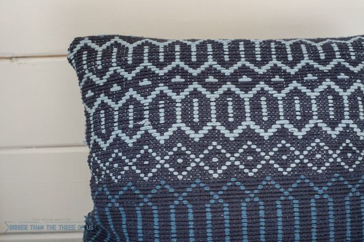diy woven pillow in 5 minutes, crafts