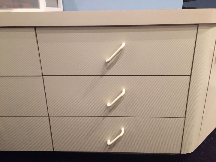 q how to update built in formica furniture, closet, how to, painted furniture, painted furniture finishes, painting over finishes, repurposing upcycling, These drawers wrap along the full side of the bedroom