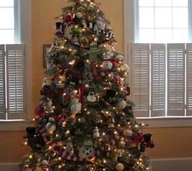 tips for creating a festive and fun christmas tree, christmas decorations