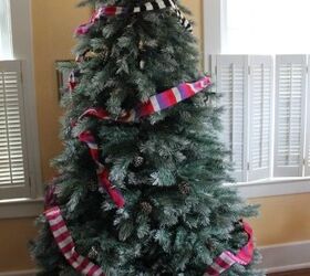 tips for creating a festive and fun christmas tree, christmas decorations