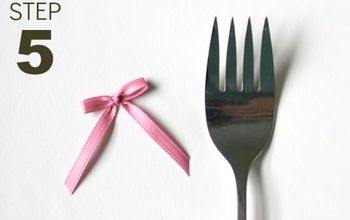 Make A Perfect Little Bow - Using A Fork!