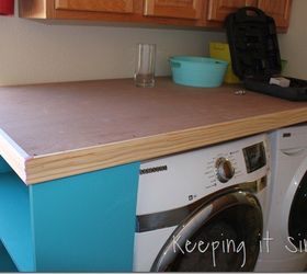Cómo convertir una puerta en una mesa de lavandería #DIY #BuildIt | Hometalk