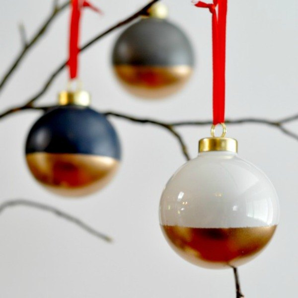 s 23 breathtaking ways to dress up a plain plastic or glass ornament, crafts, Give one some gold dipped elegance