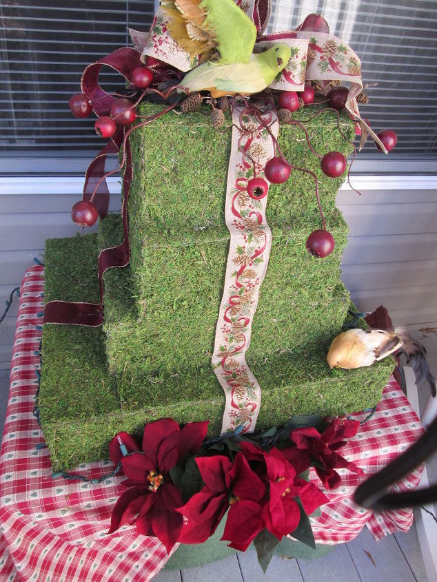 come see the many uses for moss cover for the holidays, christmas decorations, crafts, seasonal holiday decor