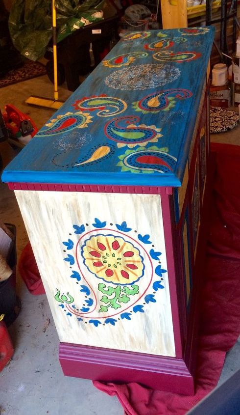 mesa de estilo bohemio pintada a mano