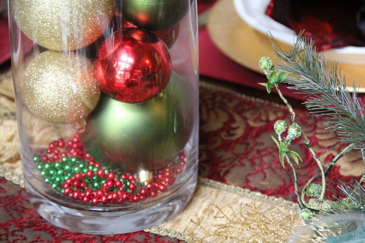 red gold green traditional tablescape, christmas decorations, crafts, seasonal holiday decor, wreaths