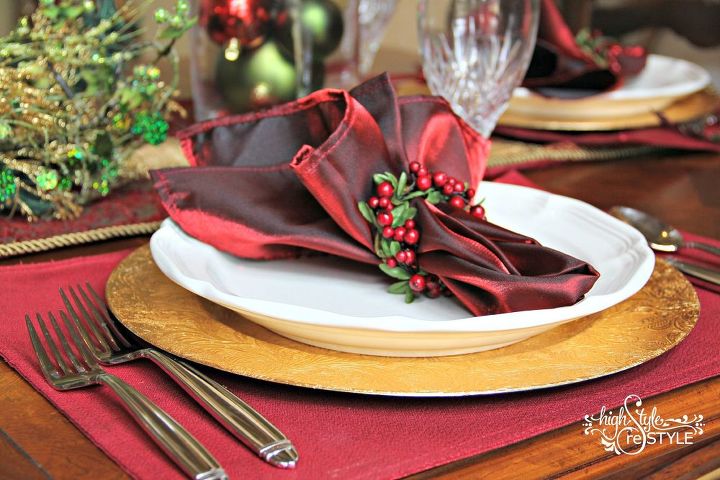 red gold green traditional tablescape, christmas decorations, crafts, seasonal holiday decor, wreaths