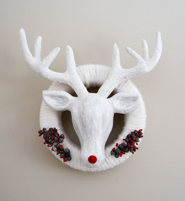 winter rudolph wreath, christmas decorations, crafts, seasonal holiday decor, wreaths