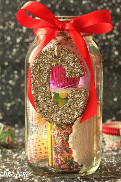 s 23 perfect mason jar gifts for everyone on your list, christmas decorations, crafts, mason jars, For Cupcake Junkies So Everyone