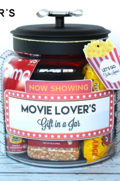 20 presentes de pote de pedreiro perfeitos para todos em sua lista, Presente para os amantes do cinema em uma jarra