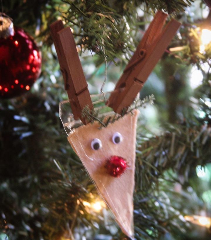 name tag badge reindeer ornament, christmas decorations, crafts, seasonal holiday decor