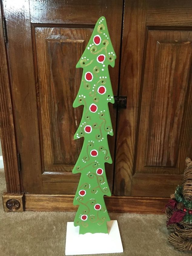 Christmas wood tree crafts wooden scrap pallet trees projects agirlandagluegun holiday diy craft stick decorations glue gifts paint aus holz Wooden Christmas Tree | Hometalk
