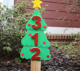 Letrero de dirección del árbol de Navidad hecho a mano con madera de desecho