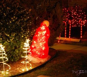 santa hat tomato cage, christmas decorations, crafts, repurposing upcycling, seasonal holiday decor