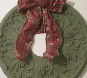 easy ceiling medallion wreath for Christmas