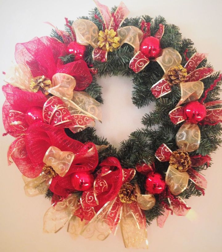 s from your community 14 inexpensive decor ideas and holiday hacks, home decor, seasonal holiday decor, Shop for your wreath at the Dollar Store