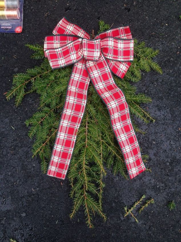 simple christmas swag, christmas decorations, crafts, repurposing upcycling, wreaths