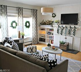 black white and green modern christmas home tour, christmas decorations, home decor, seasonal holiday decor