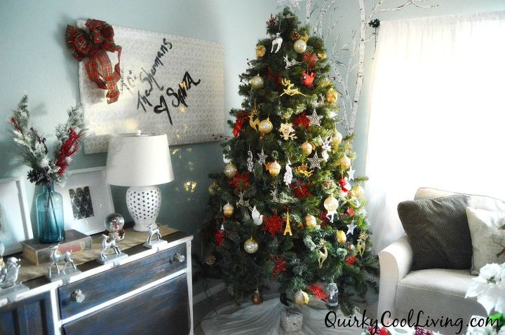 a cozy christmas home, christmas decorations, home decor, seasonal holiday decor