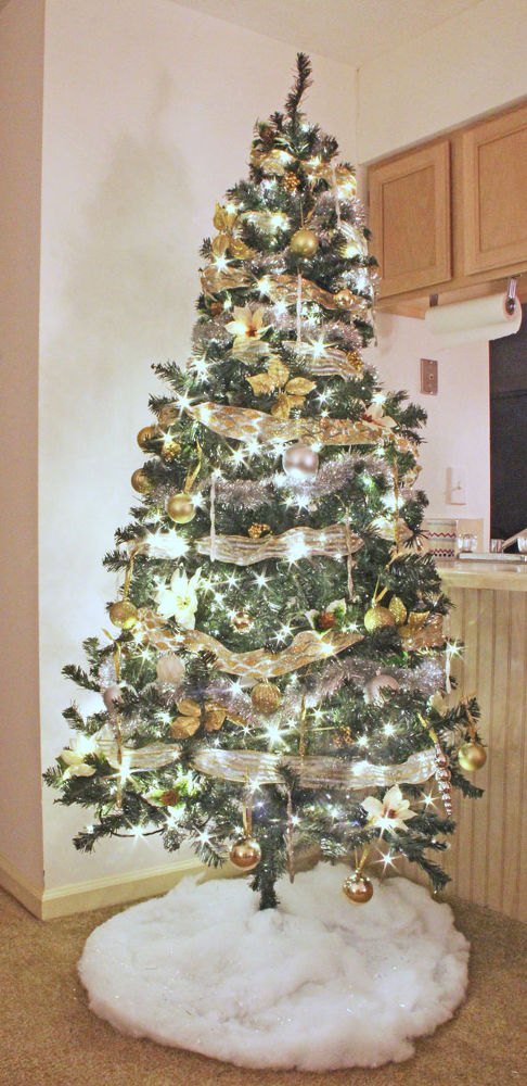 8 Hacks To Make Your Fake Christmas Tree Look Full And Fabulous Problem Tree Is Dense Tough To Decorate