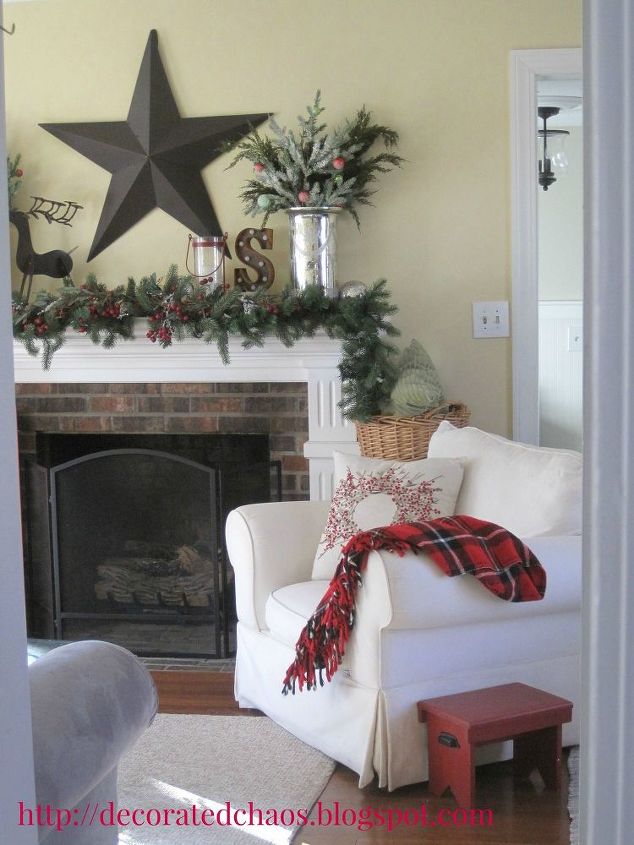cottage christmas mantel, christmas decorations, fireplaces mantels, seasonal holiday decor