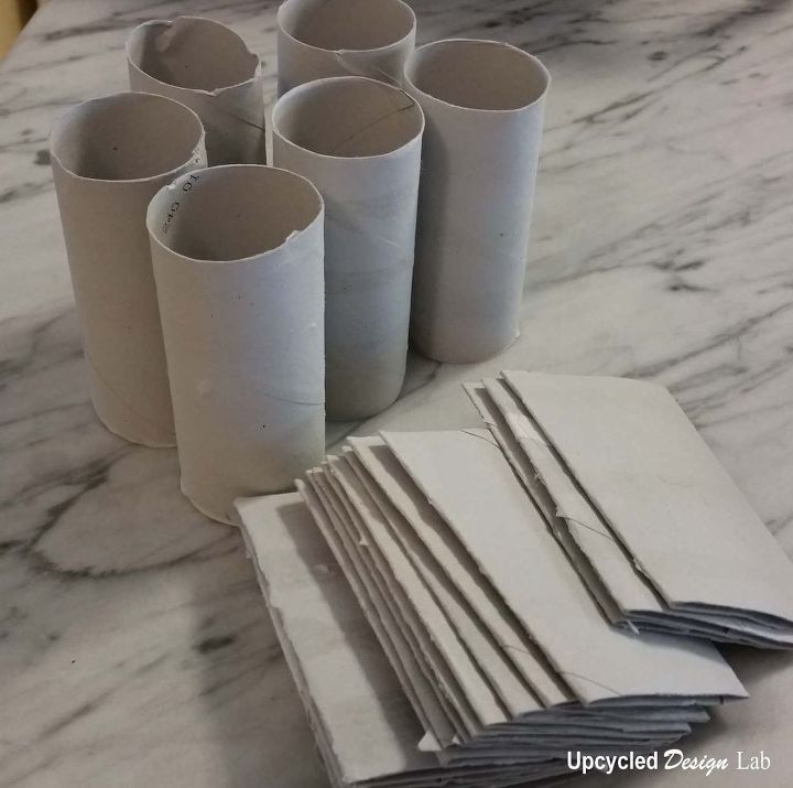 guirnalda navidea de tubos de papel reciclados