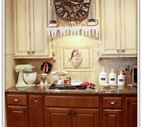 vintage christmas kitchen, christmas decorations, home decor, kitchen design, seasonal holiday decor