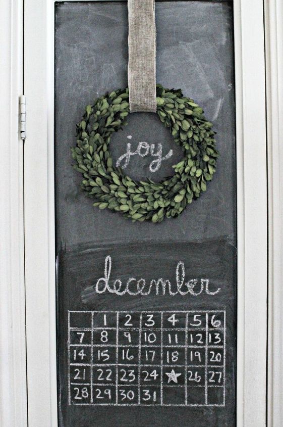 chalkboard advent calendar, chalkboard paint, christmas decorations, repurposing upcycling, seasonal holiday decor, Boxwood wreath on chalkboard