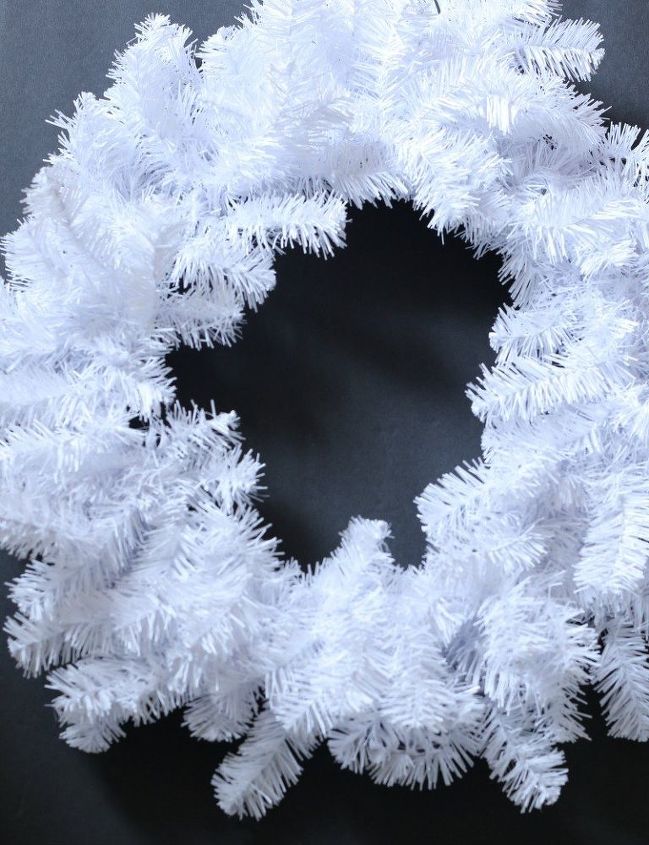 nontraditional christmas wreath in white and red, christmas decorations, crafts, seasonal holiday decor, wreaths
