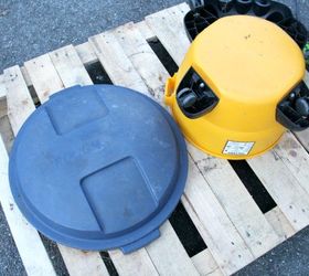 She traces a bucket and a garbage can lid on a pallet for this brilliant porch upgrade