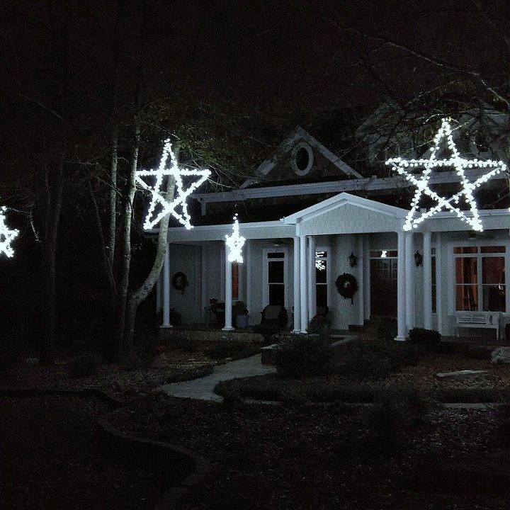 christmas diy outdoor wood stars, christmas decorations, seasonal holiday decor, woodworking projects