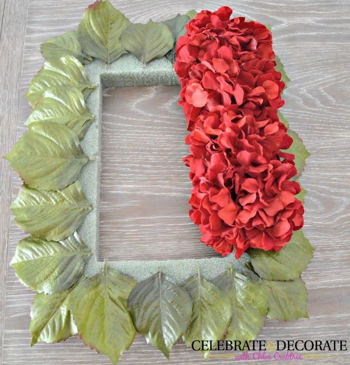 diy red hydrangea christmas wreath, christmas decorations, crafts, hydrangea, seasonal holiday decor, wreaths