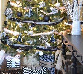 7 Brilliant Ways to Avoid A Fallen Christmas Tree (& Broken ornaments ...