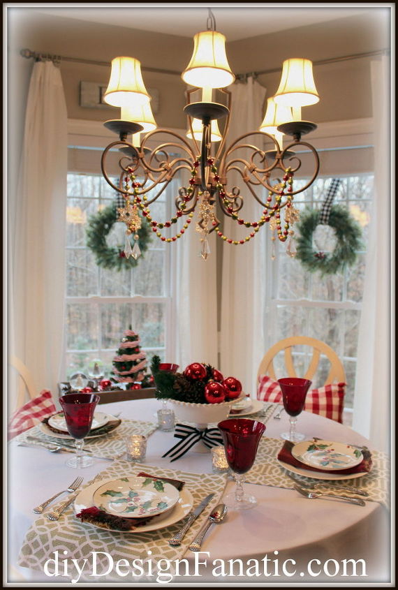 christmas breakfast room, christmas decorations, seasonal holiday decor