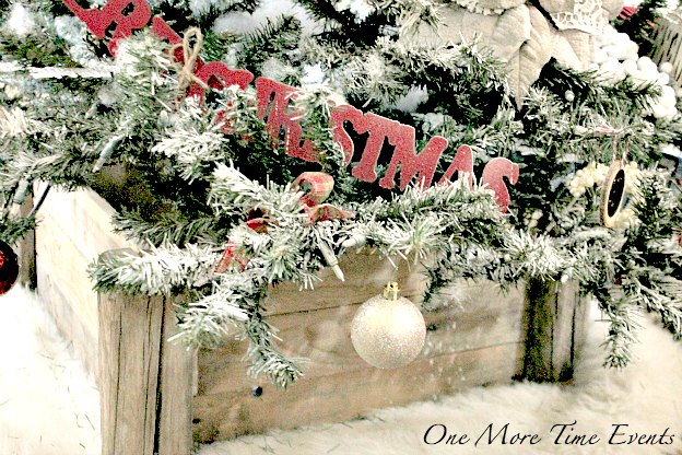 christmas tree with pallet tree skirt rustic plaid christmas decorations pallet seasonal holiday - Rustic Plaid Christmas Decor christmas tree with pallet tree skirt rustic plaid christmas decorations pallet seasonal holiday - Rustic Plaid Christmas Decor
