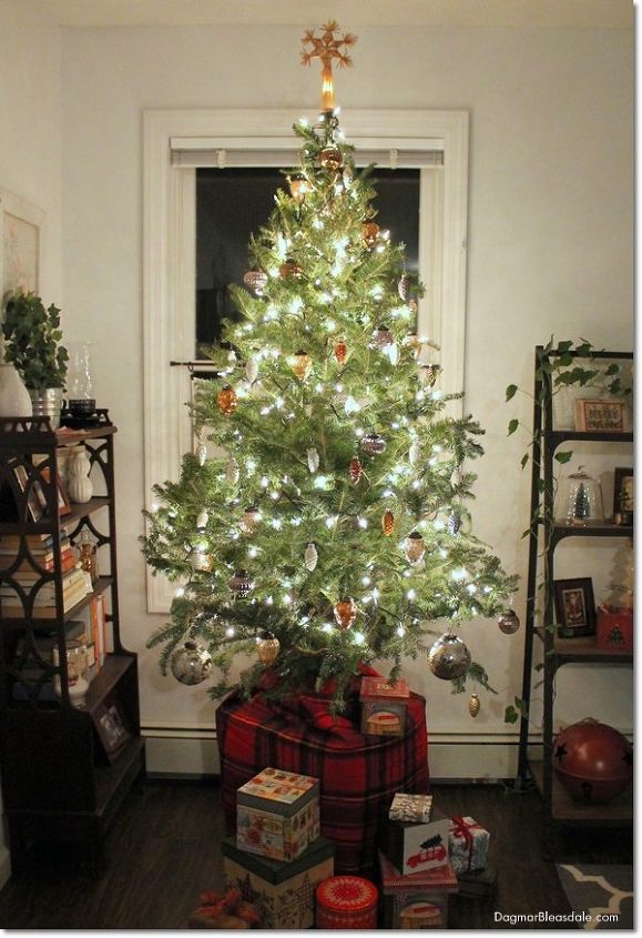 how to make a christmas tree look fuller and taller for free, christmas decorations, seasonal holiday decor