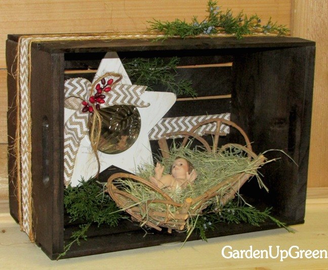 9 Gorgeous Ways to Use a Plain Wooden Crate for Christmas ...