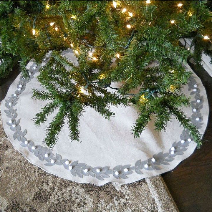 s 15 gorgeous christmas tree skirts that only look expensive, christmas decorations, repurpose household items, repurposing upcycling, seasonal holiday decor, Felt and Pom Poms