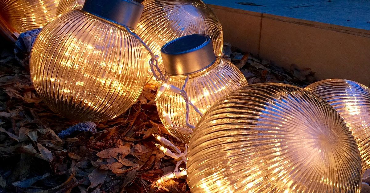 Diyncrafts cups noel sparkle Outdoor Christmas Balls | Hometalk