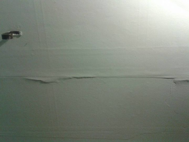 q wallpaper on the ceiling oh no, cosmetic changes, home improvement, wall decor