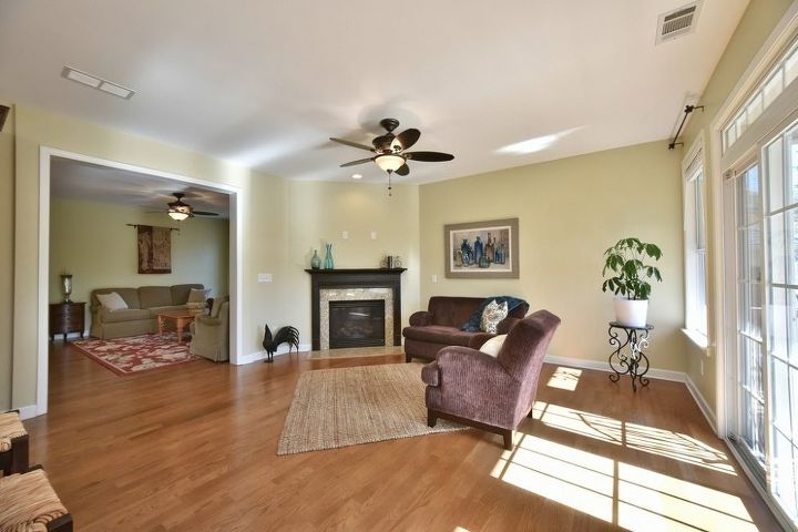 q aqui hay mas fotos de mi casa para la venta, Amplio ngulo de vista manteniendo la habitaci n junto a la cocina pintamos un color neutro para cubrir el acabado de imitaci n