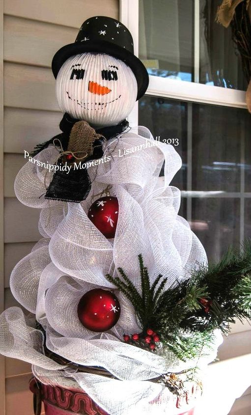 s 15 insanely cute snowmen for every corner of your home, home decor, Tomato Cage Snow Sir