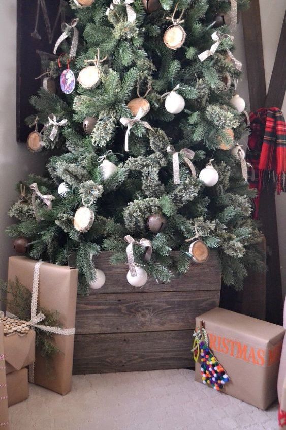 old fence puts final touch on our christmas tree christmas decorations diy repurposing - Christmas Fence Decorations old fence puts final touch on our christmas tree christmas decorations diy repurposing - Christmas Fence Decorations