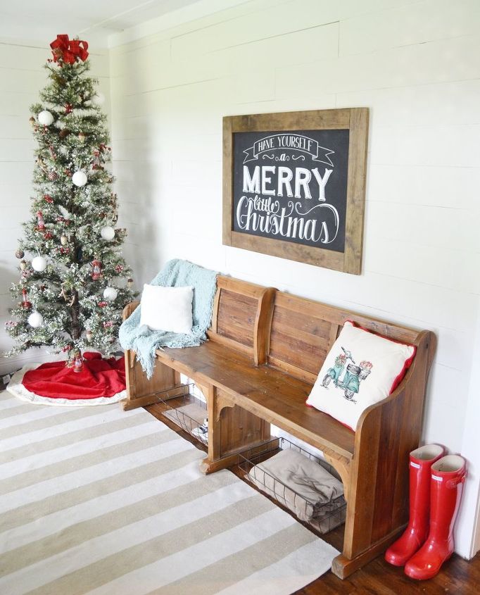 our christmas entry way, christmas decorations, foyer, home decor, seasonal holiday decor