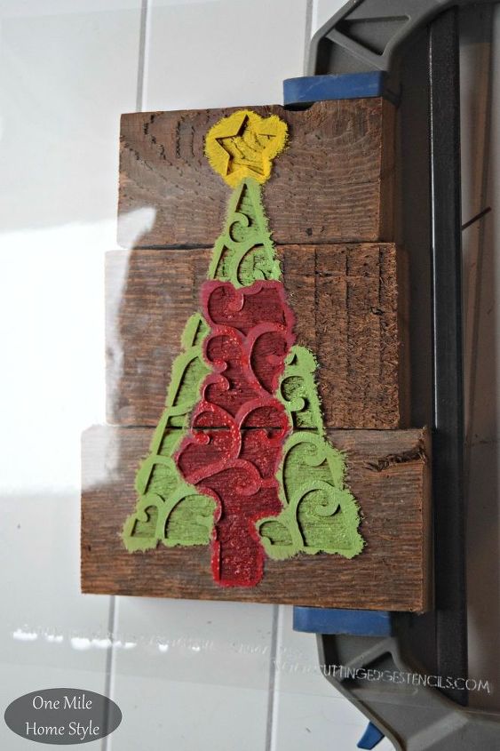 stenciled woodblock christmas tree, christmas decorations, craft rooms, seasonal holiday decor