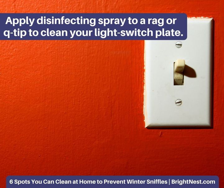6 puntos que puedes limpiar en casa para prevenir los mocos invernales, Interruptores de la luz